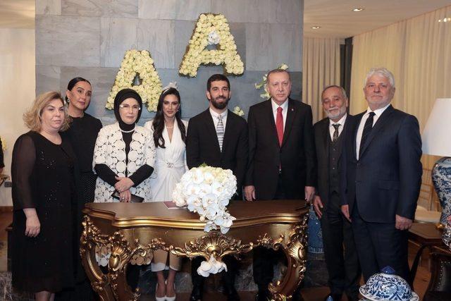 Cumhurbaşkanı Erdoğan, Arda Turan’ın nikah şahidi oldu