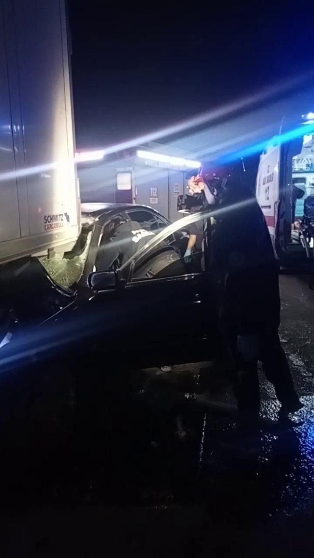 Feci kazadan acı haber geldi : S&uuml;r&uuml;c&uuml; hayatını kaybetti, alkoll&uuml; olduğu tespit edildi 4