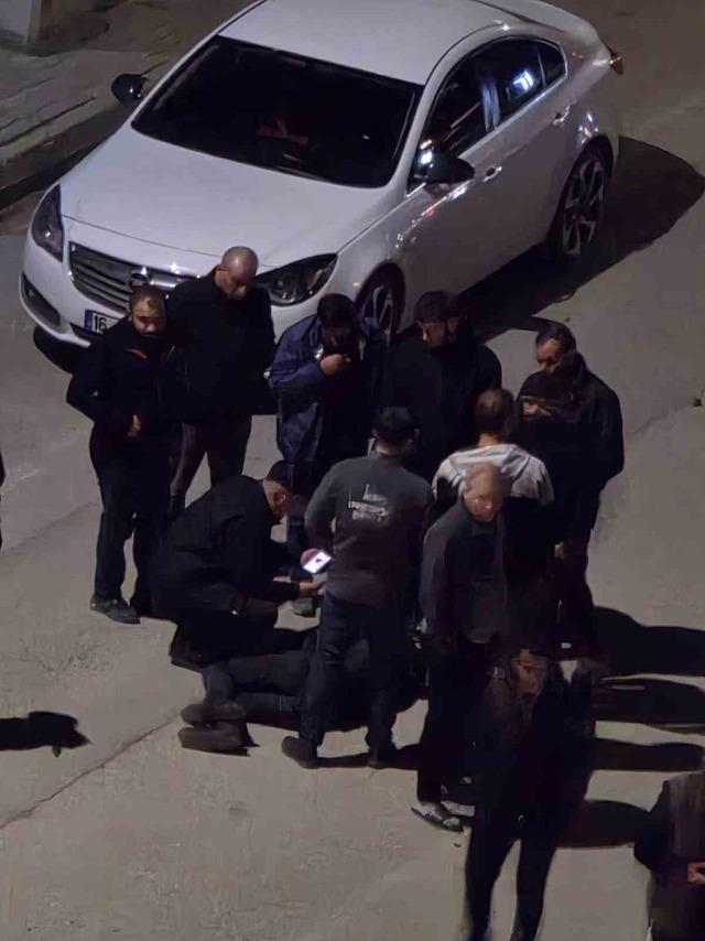 Bursa&rsquo;da motosiklet s&uuml;r&uuml;c&uuml;s&uuml; 3 araca &ccedil;arpıp yaralandı 3