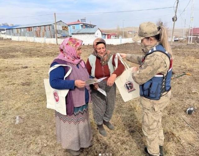 Jandarma kadına yönelik şiddeti önlemek için kapı kapı dolaşıyor 1