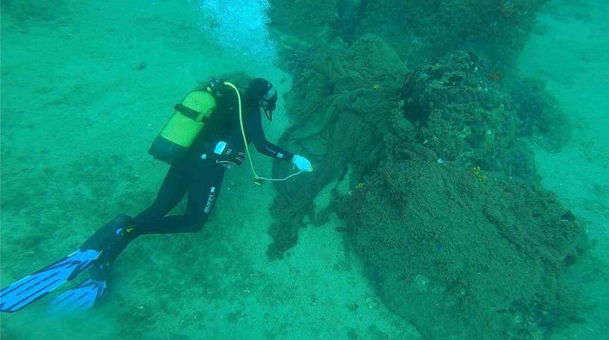 &Ccedil;anakkale&rsquo;de 9 yılda denizden 34 bin 620 metrekarelik hayalet ağ &ccedil;ıkarıldı