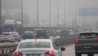 Kocaeli’de etkili olan sis sürücülere zor anlar yaşattı