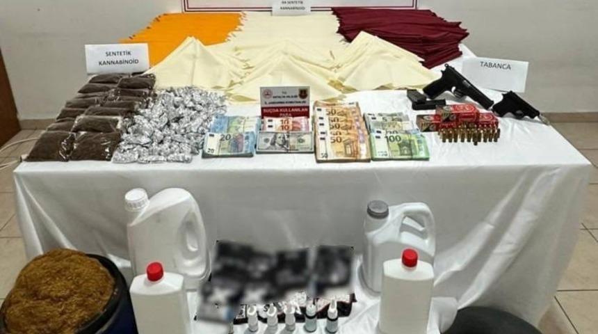 Alanya&rsquo;da uyuşturucu operasyonu: 4 ş&uuml;phelinin evine baskın