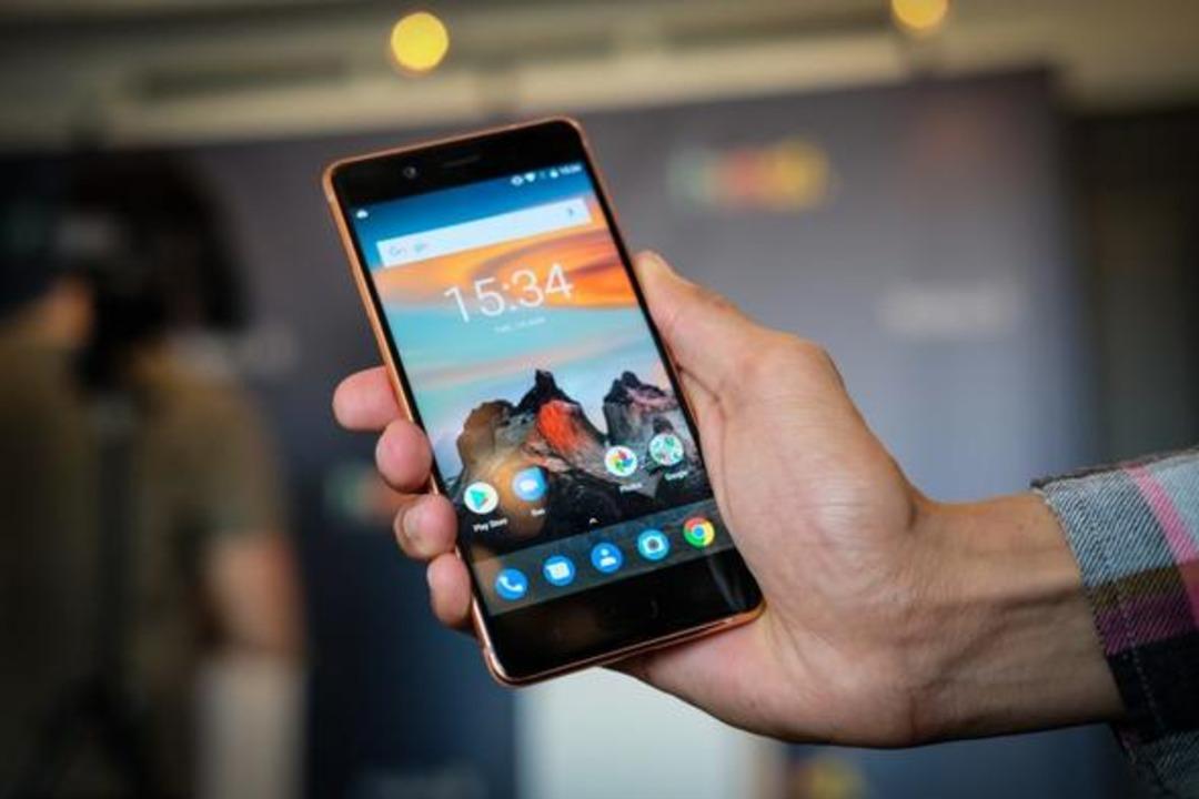 Nokia'nın gelmiş ge&ccedil;miş en iyisi geliyor: İşte Nokia 9! 