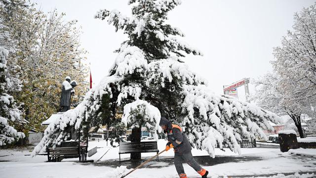 Kar yağışı yurdu etkisi altına aldı! Kayseri, Tokat, Yozgat, Nevşehir...