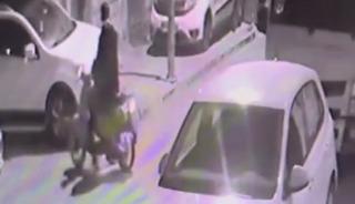 Bahçelievler’de motosiklet hırsızlığı kamerada: 2 şüpheli yakalandı