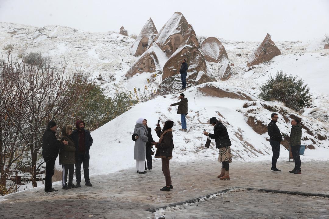 Kar yağışı yurdu etkisi altına aldı! Kayseri, Tokat, Yozgat, Nevşehir... 6