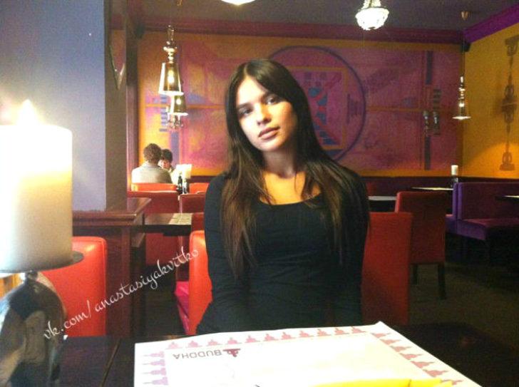 O fotoğraflar başını yaktı! Meğer gerçek hali çok farklıymış G4