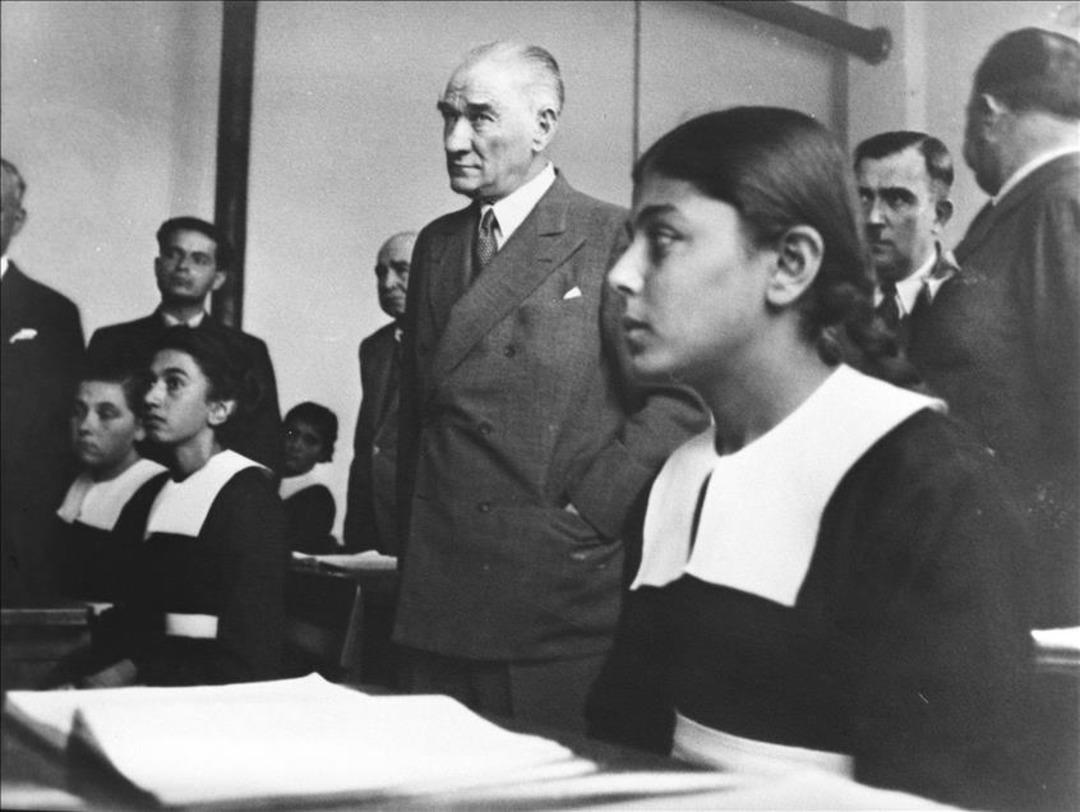  "Atat&uuml;rk Ansiklopedisi" 11 milyondan fazla ziyaret edildi: En &ccedil;ok g&ouml;r&uuml;nt&uuml;lenen ilk beş maddeyi a&ccedil;ıkladı... 4