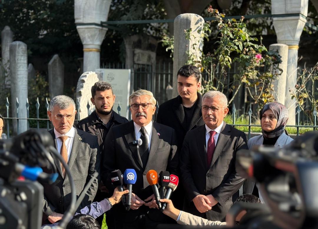 AK Parti Kültür ve Sanat Politikaları Başkanlığından Sezai Karakoç’un ölüm yıldönümünde kabrine ziyaret 2