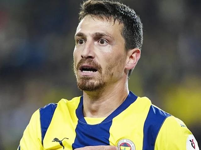 Fenerbahçe'de Tedesco ipleri eline aldı! Mert Hakan Yandaş dahil birçok oyuncunun biletini kesti