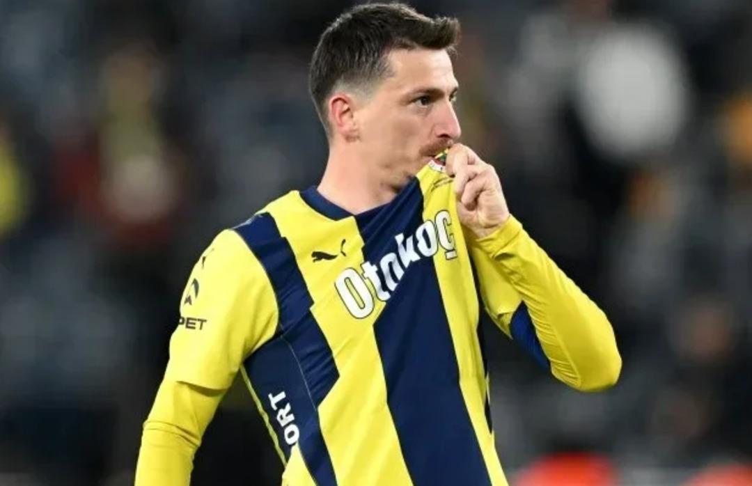 Fenerbah&ccedil;e de Tedesco ipleri eline aldı! Mert Hakan Yandaş dahil bir&ccedil;ok oyuncunun biletini kesti 3