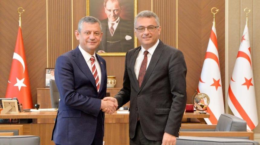 CHP Genel Başkanı Özel, KKTC Cumhurbaşkanı Erhürman'ı ziyaret etti