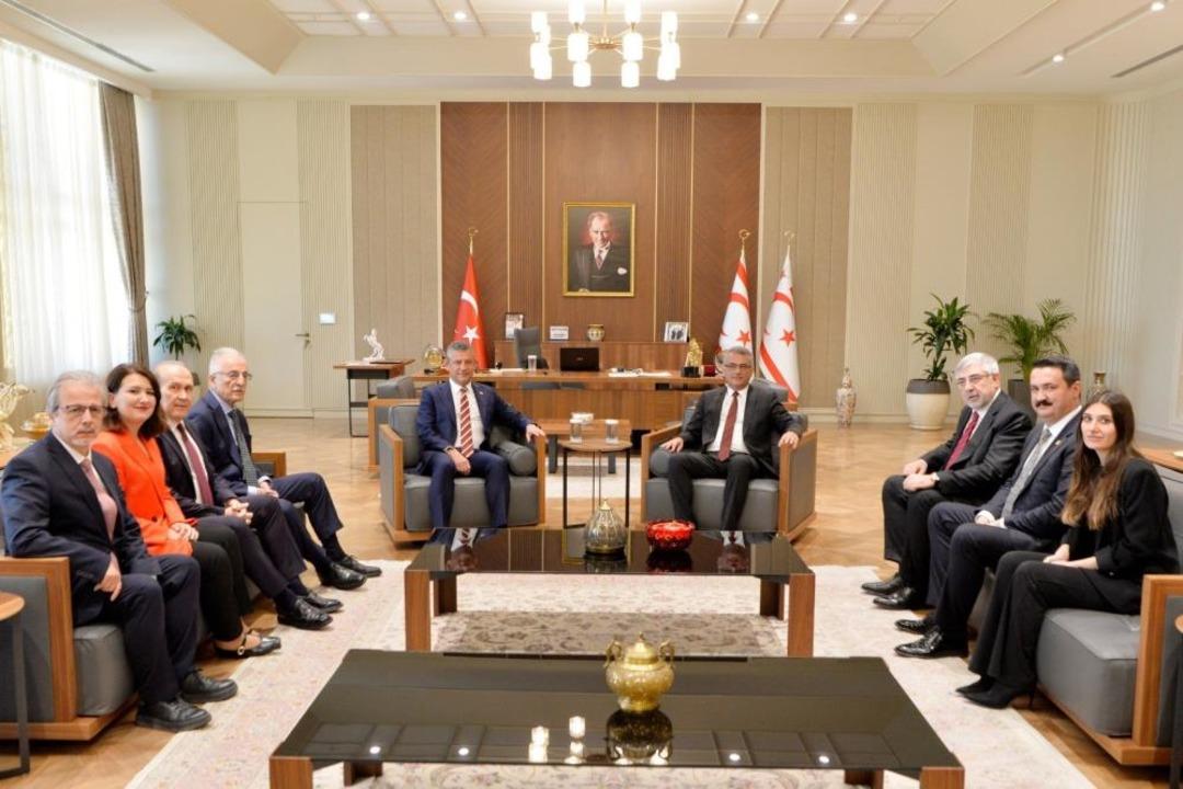 CHP Genel Başkanı Özel, KKTC Cumhurbaşkanı Erhürman ı ziyaret etti 1