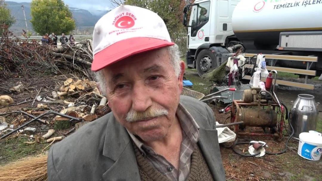 Evi yanan yaşlı &ccedil;ift&ccedil;inin biriktirdiği paralar ve eşyaları k&uuml;le d&ouml;nd&uuml; 4