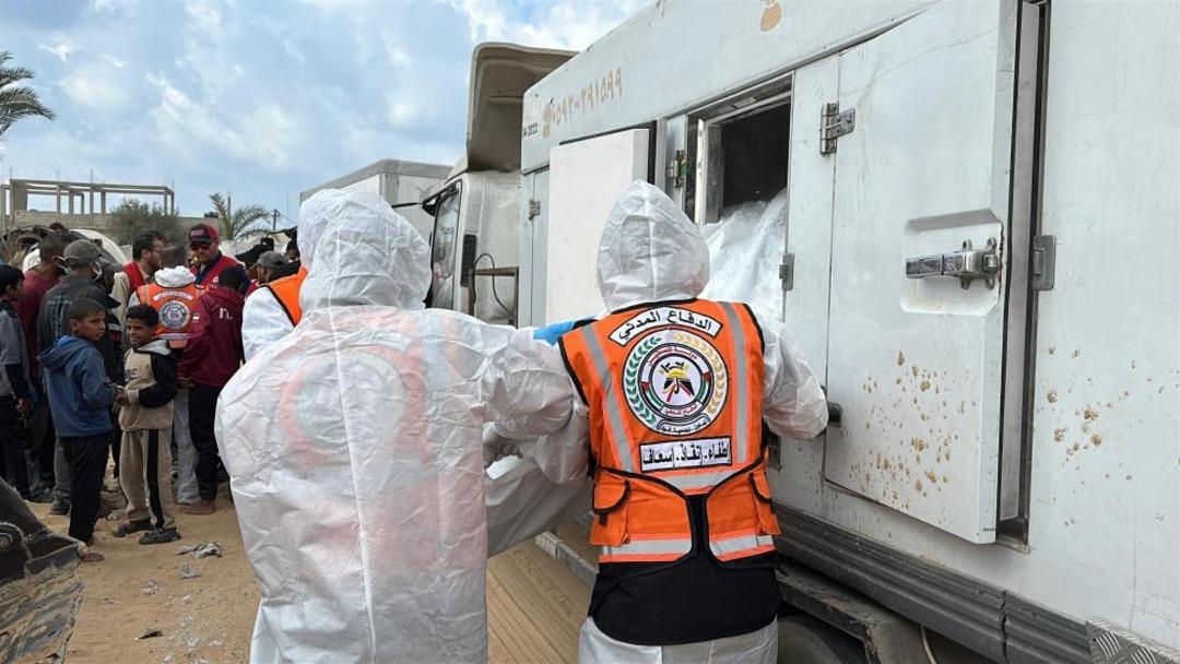 Gazze de kimliği tespit edilemeyen 30 Filistinli daha toplu şekilde defnedildi 2