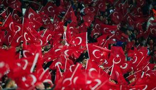 Bursa'da tribünler ''Cendere'' ile inledi! Milli maç şova döndü...