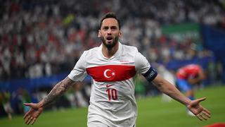 A Milli Takımımızda Hakan Çalhanoğlu bir rekoru daha kırdı! Bülent Korkmaz'ı yakaladı...