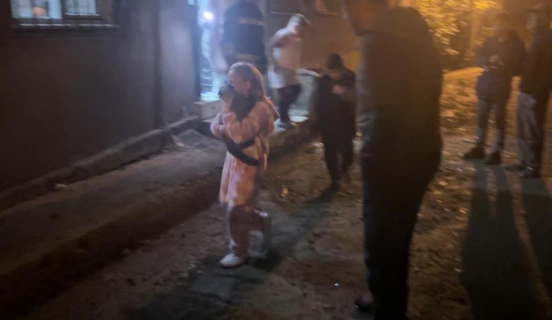 Samsun’da soba parladı: 2 kişi dumandan etkilendi, küçük kız kedisi için gözyaşı döktü 1