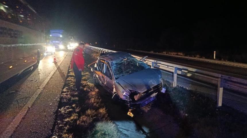 Otostopla bindiği ara&ccedil; mezarı oldu: 1 &ouml;l&uuml;, 2 yaralı