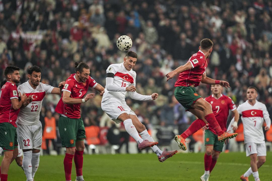 Nihat Kahveci den galibiyete rağmen yıldız isme eleştiri: &Ccedil;ok top kaybı yaptı 3