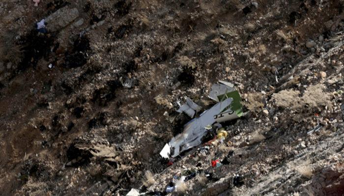 İran'da düşen uçağın enkaz görüntüleri ortaya çıktı