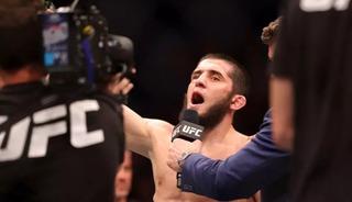 UFC'de tarihi gece! Makhachev artık çifte şampiyon