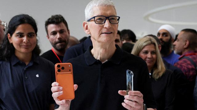 Apple’da bir dönem sona mı eriyor? 'Tim Cook' iddiası gündem oldu! Peki, en güçlü aday kim?