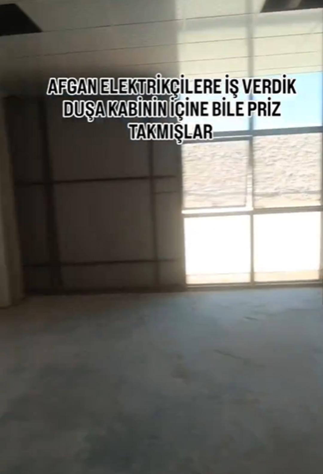 Salonuna 19 priz takıldı... Ev sahibinin tepkisi sosyal medyayı salladı: “Burası internet kafe mi?” 1