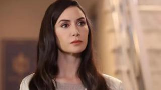 Ahu Yağtu genç oyuncu ile el ele yakalandı! Yaş farkı gündem oldu