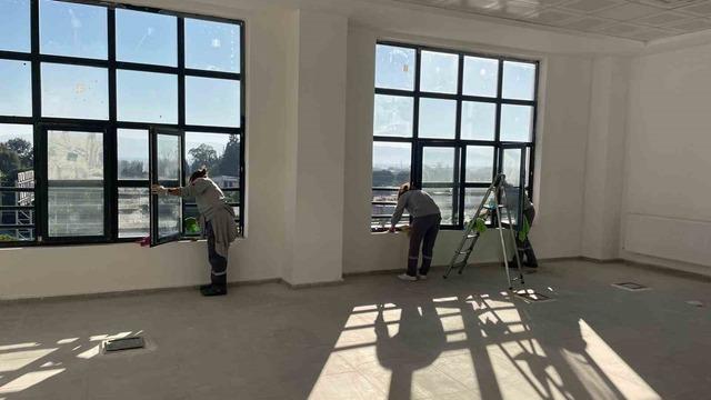 Söke’de yeni kaymakamlık binasında hazırlıklar sürüyor