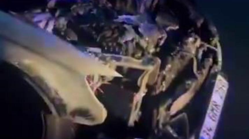 L&uuml;ks ara&ccedil; alevlere teslim oldu