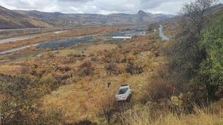 Elazığ’da kamyonet şarampole uçtu