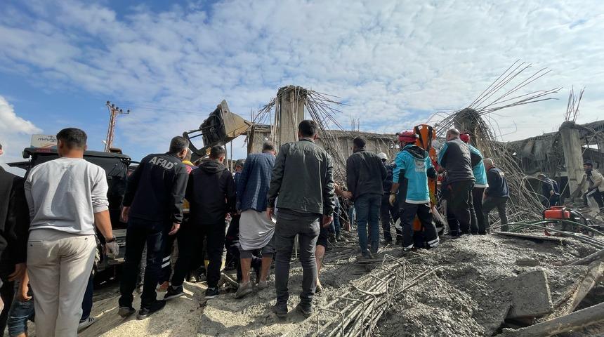 Şanlıurfa'da tek katlı inşaat çöktü: 2 işçi ağır yaralandı