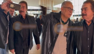 Cenazede yine selfie zorbalığı! Tepki çeken görüntüler