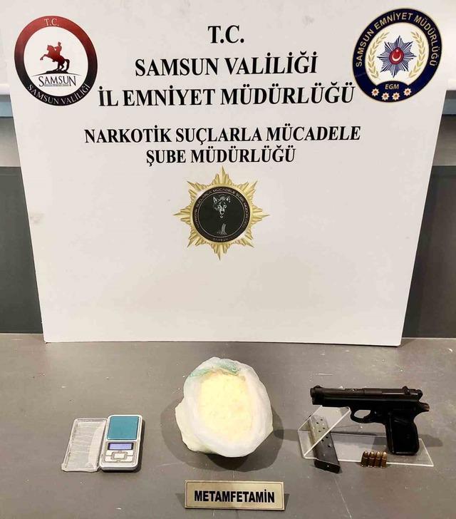 Samsun&rsquo;da 880 gram uyuşturucu madde ele ge&ccedil;irildi 1