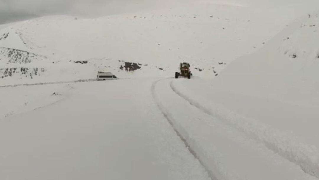 Kış bastırdı! Bir&ccedil;ok il beyaza b&uuml;r&uuml;nd&uuml;, yollar ulaşıma kapandı... Meteoroloji den uyarı 6