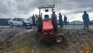 Şanlıurfa'da otomobille traktör çarpıştı! Kazada 5 kişi yaralandı