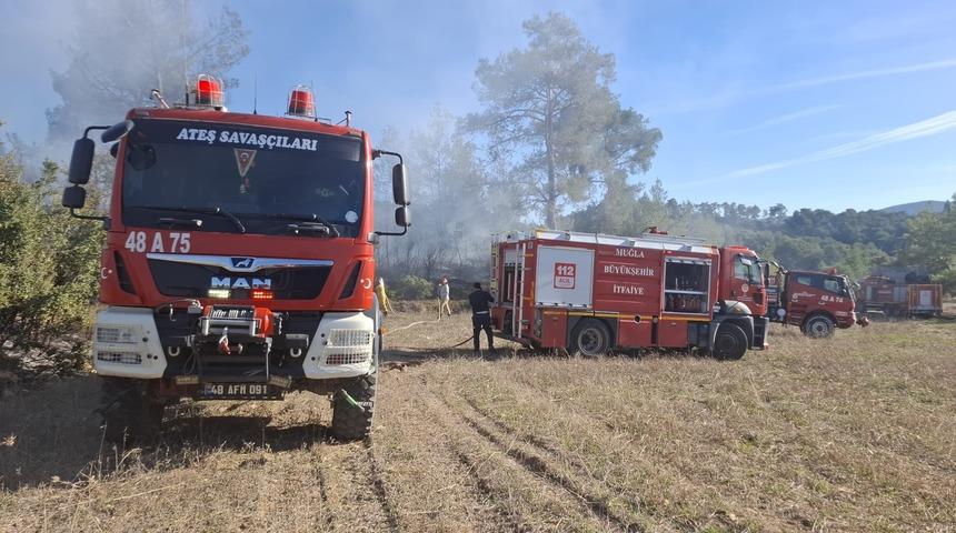 Yatağan&rsquo;daki iki ayrı arazi yangını b&uuml;y&uuml;meden s&ouml;nd&uuml;r&uuml;ld&uuml;