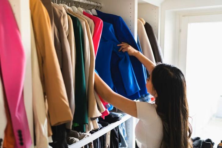 Sabah hazırlanırken dolabına baktığında ne görüyorsun?