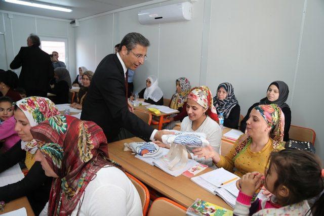 Akdeniz Belediyesi’nden eğitim seferberliğine destek