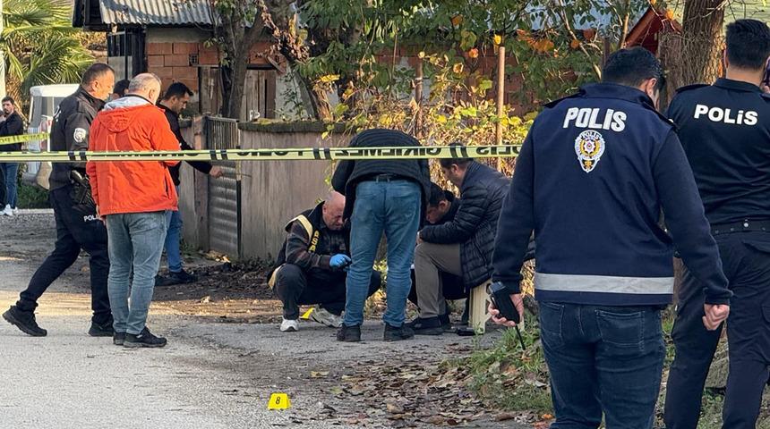 D&uuml;zce'de silahlı kavga! Yaralılar var