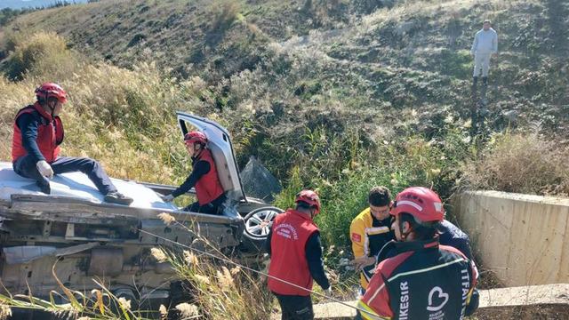 Balıkesir'de trafik kazası! Şarampole uçtu: 1 yaralı