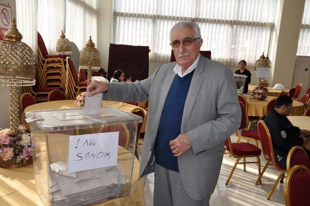 Kırkağa&ccedil; esnafından &Ouml;z&ccedil;etin&rsquo;e g&uuml;venoyu 2