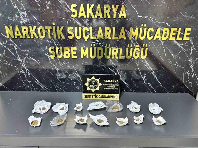 Sakarya polisinden 3 ilçede uyuşturucu operasyonu: 4 gözaltı 1