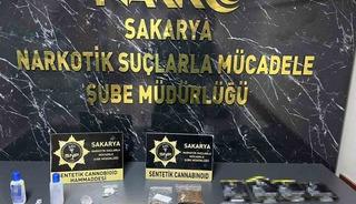 Sakarya polisinden 3 ilçede uyuşturucu operasyonu: 4 gözaltı