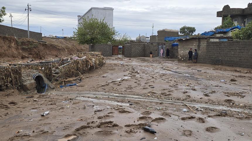 Irak'ın Erbil, S&uuml;leymaniye ve Duhok kentlerinde aylar sonra yağmur yağdı