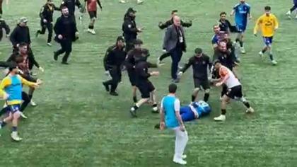 Kırmızı kart rekoru Türkiye'de kırıldı! Bölgesel Amatör Lig maçında tam 24 kişi atıldı