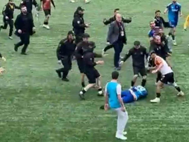 Kırmızı kart rekoru Türkiye'de kırıldı! Bölgesel Amatör Lig maçında tam 24 kişi atıldı