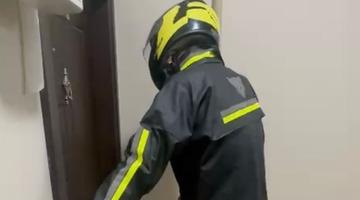 Hakkında 77 yıl hapis cezasıyla aranıyordu! Kurye kıyafeti giyen polis tarafından yakalandı